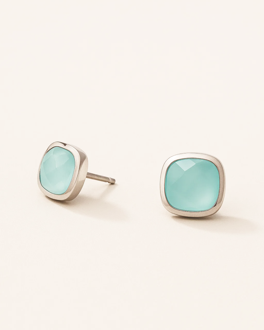 Arianna – Cushion Gem Studs