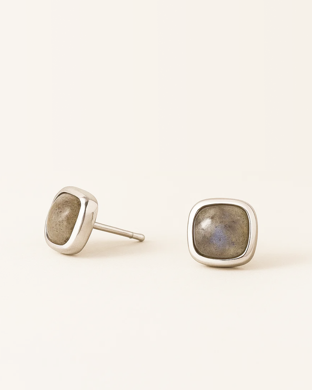 Arianna – Cushion Gem Studs