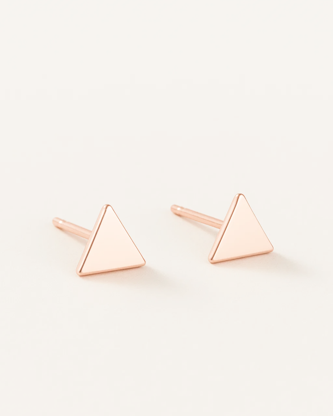 Keyla – Geometric Triangle Ear Stud