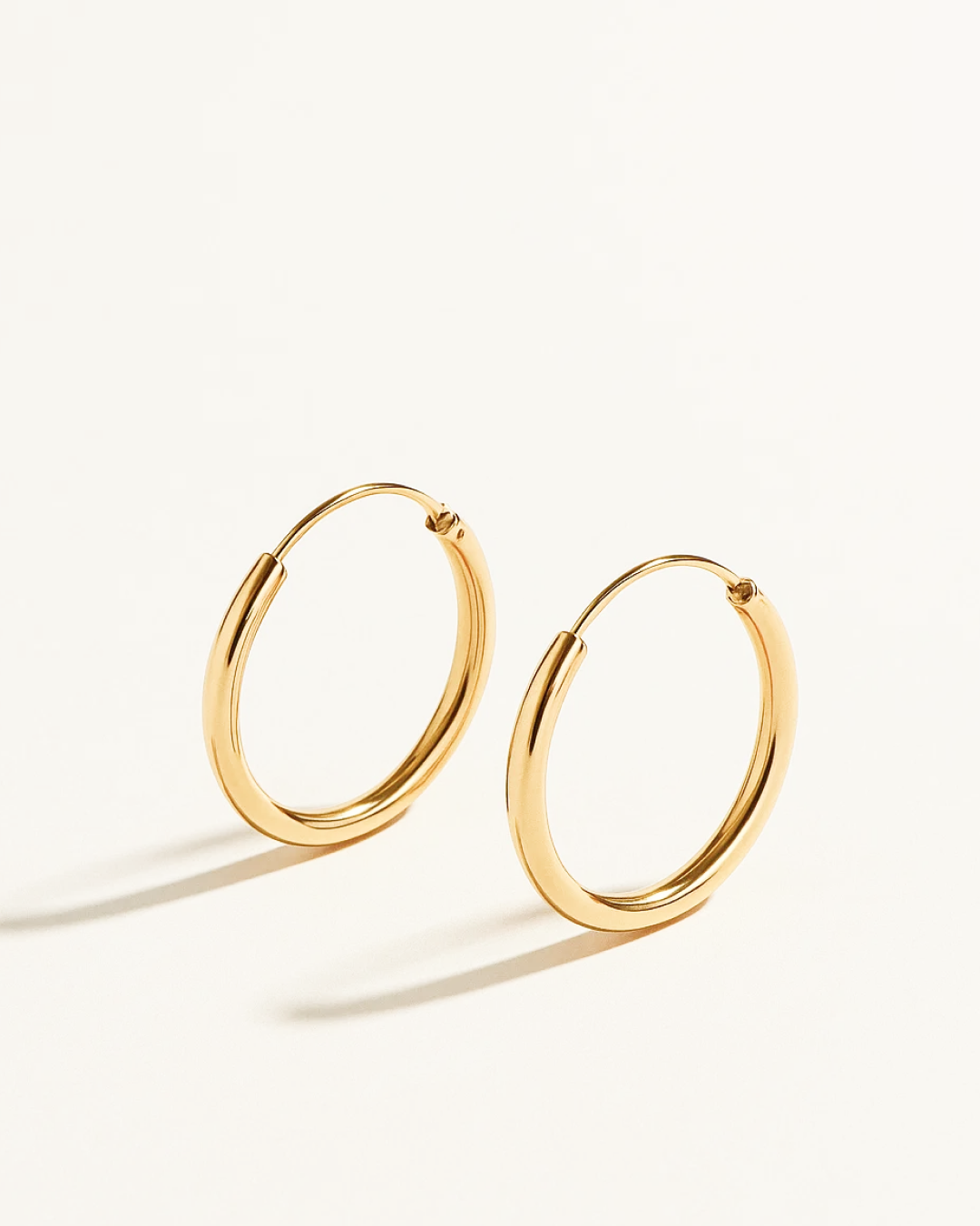 Mia – Classic Hoops