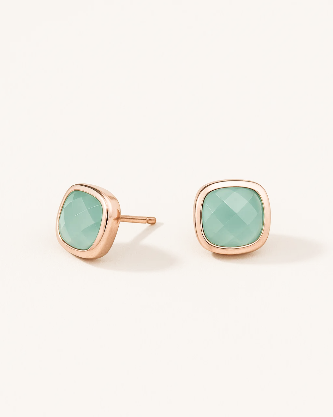 Arianna – Cushion Gem Studs