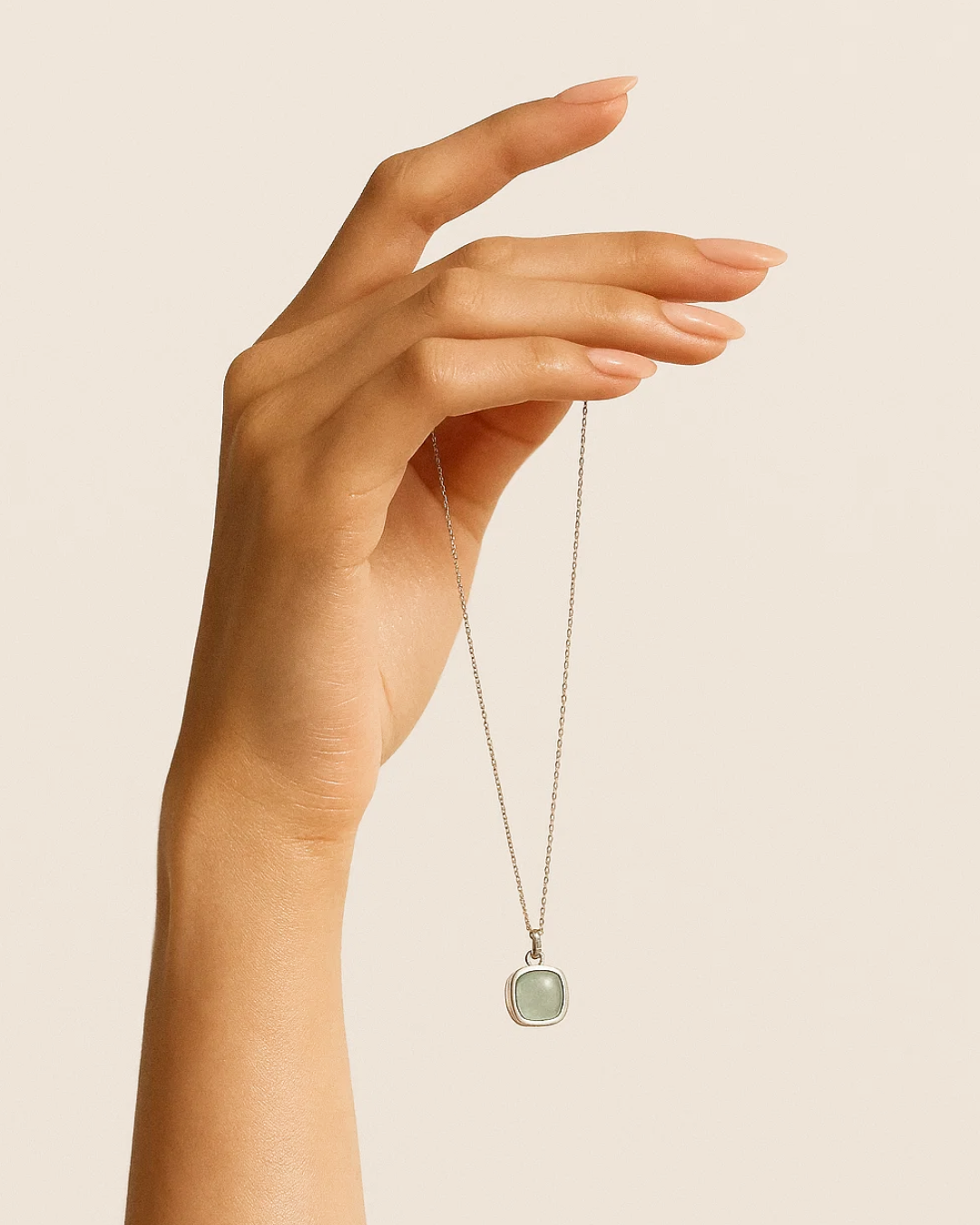 Arianna – Cushion Gem Necklace