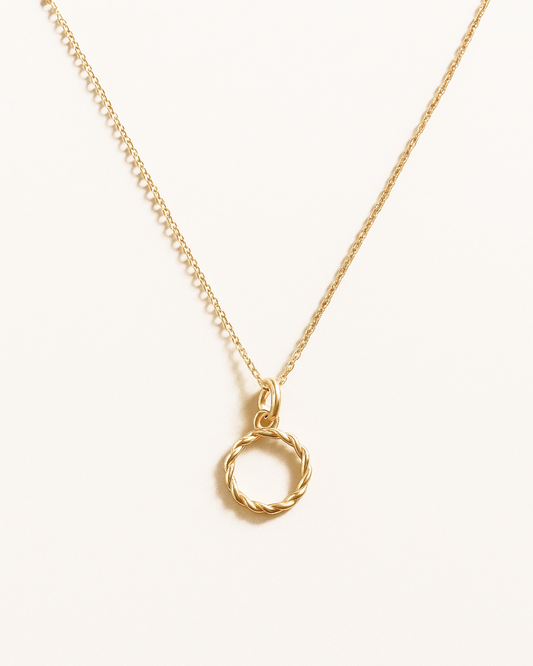 Lucy – Twisted Circle Necklace