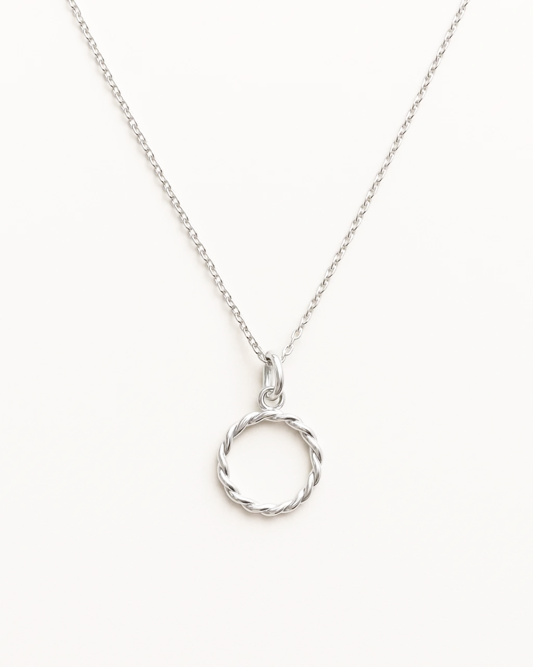 Lucy – Twisted Circle Necklace