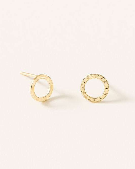 Mara – Sculpted Circle Earrings