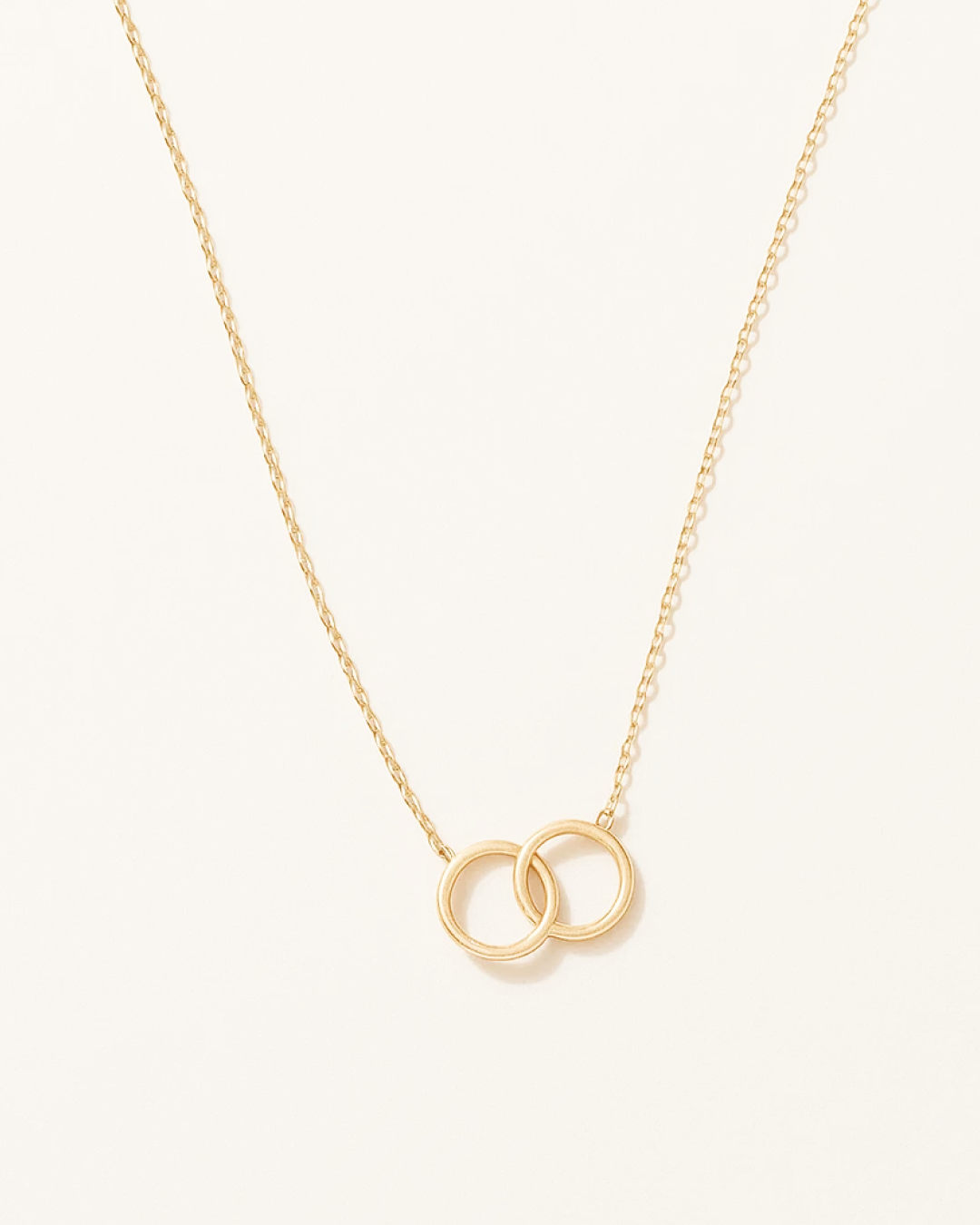 Mary – Elegant Interlocking Circles Necklace