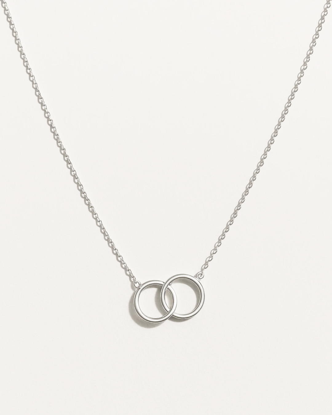Mary – Elegant Interlocking Circles Necklace