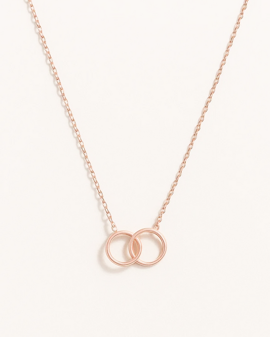Mary – Elegant Interlocking Circles Necklace