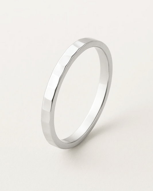 Rhea – Lightly Hammered Shine Ring