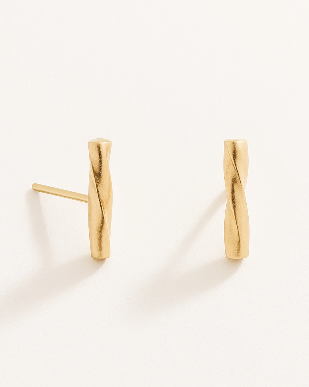Riley – Twisted Minimalism Earrings