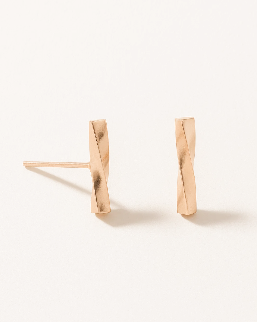 Riley – Twisted Minimalism Earrings