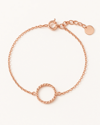 Lucy – Twisted Circle Bracelet