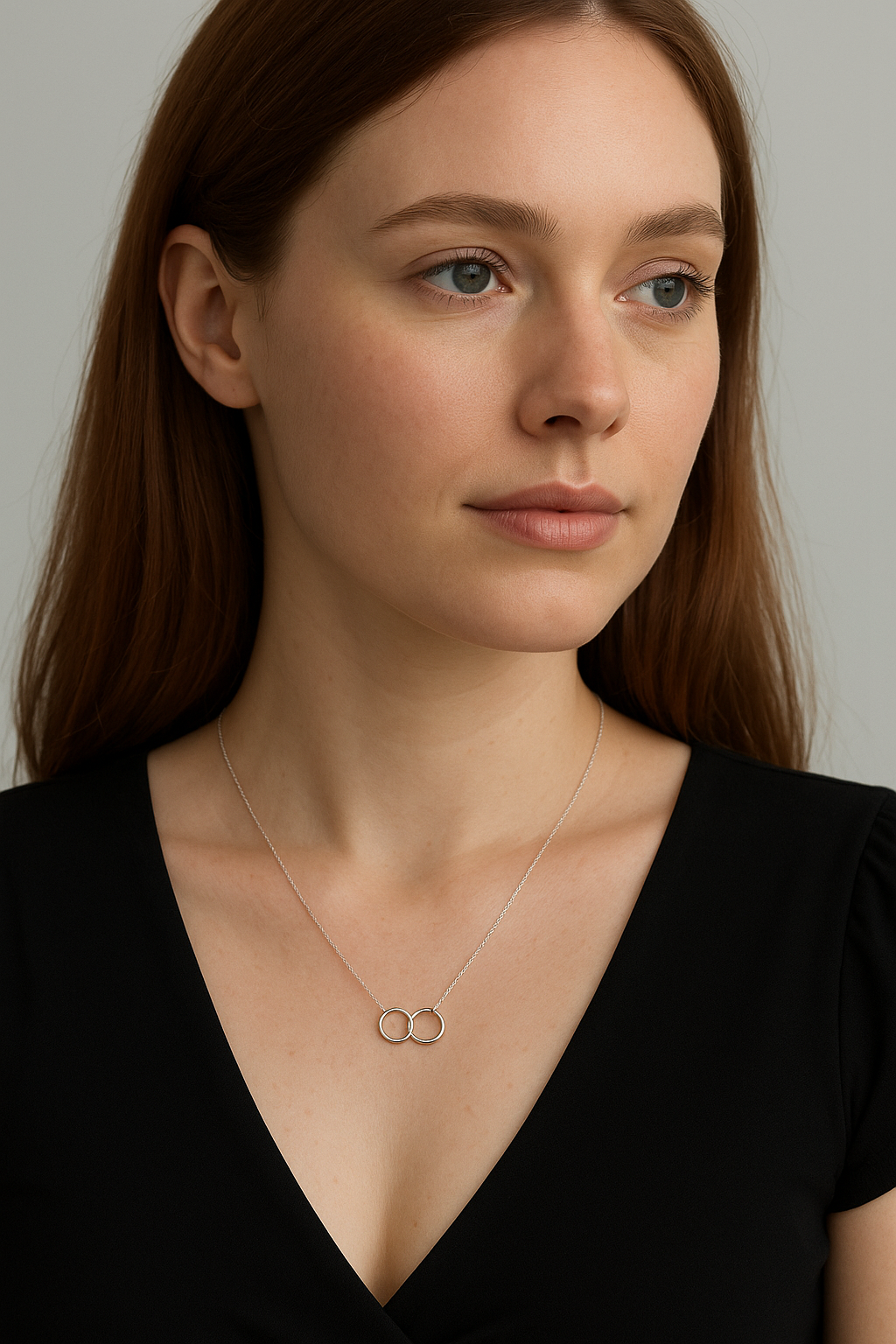 Mary – Elegant Interlocking Circles Necklace
